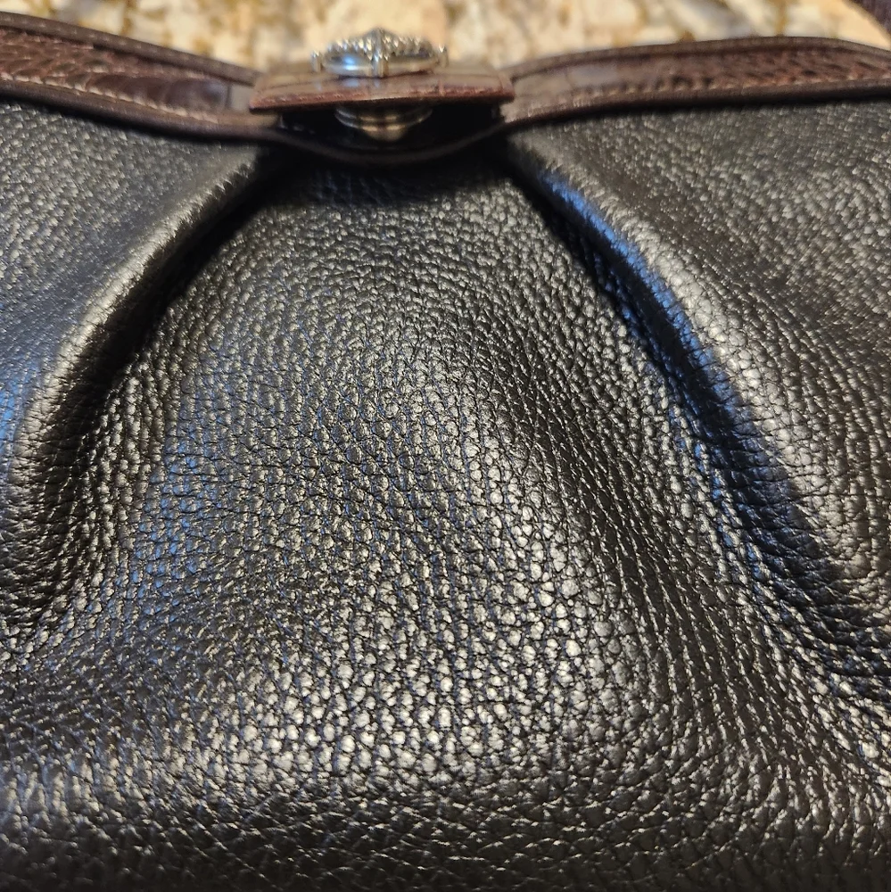 BRIGHTON Purse Vintage black & brown leather shoulder bag w/ Croc pattern, EUC
